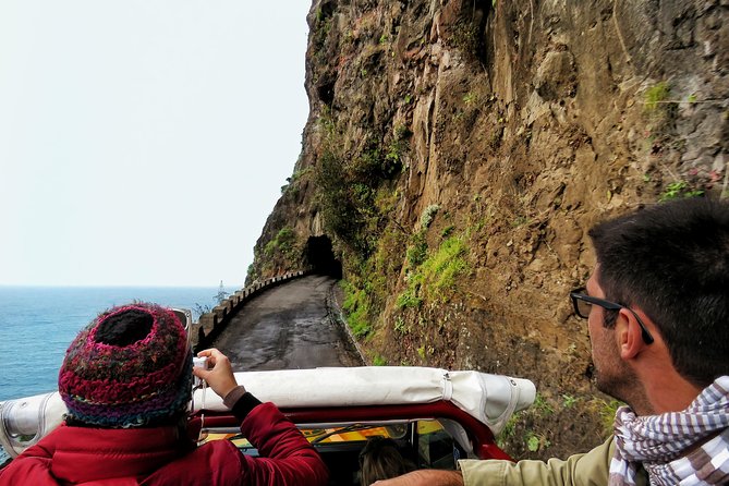 4x4 Full-Day Tour to Explore Portugal's Scents and Flavors - Santana Thatched Houses: The Iconic Stop, Done at the Right Tempo