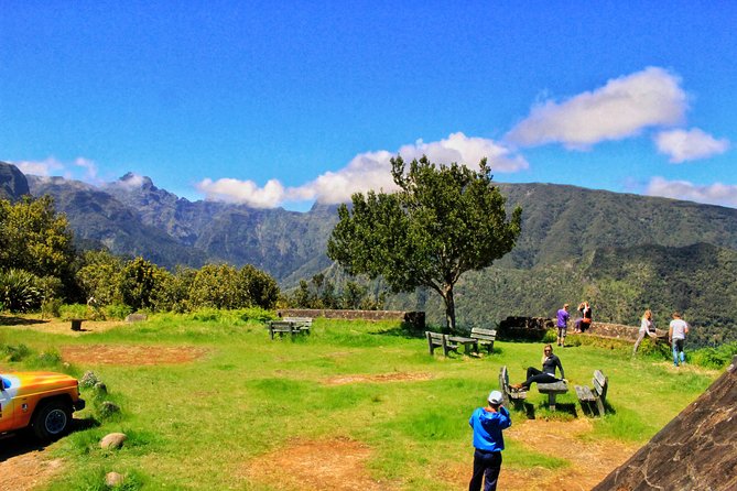 4x4 Full-Day Tour to Explore Portugal's Scents and Flavors - Pickup, Start Time, and How the Day Is Likely to Feel