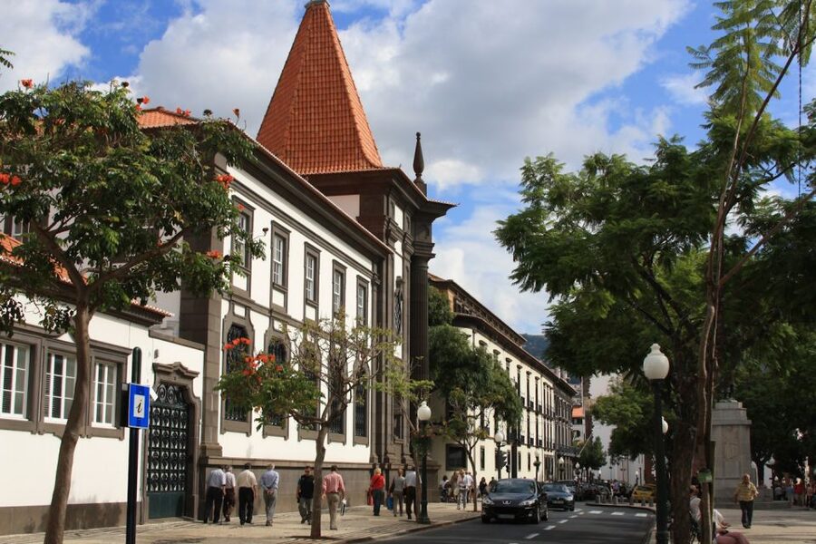Audio Guide Citywalk Funchal for Cruise Guests - Blandey’s Weinlodge and the Madeira wine reset