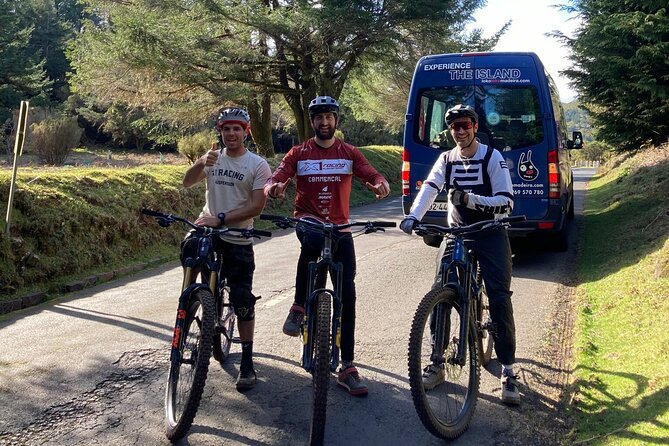 Botanical Trails of Madeira. Mountain biking Trail Experience - Camacha break: where the ride turns into local flavor