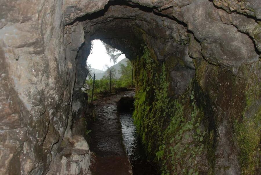 Caldeirão Verde: Queimadas PR9 Transfer and Self-Guided Hike - Key things to know before you go