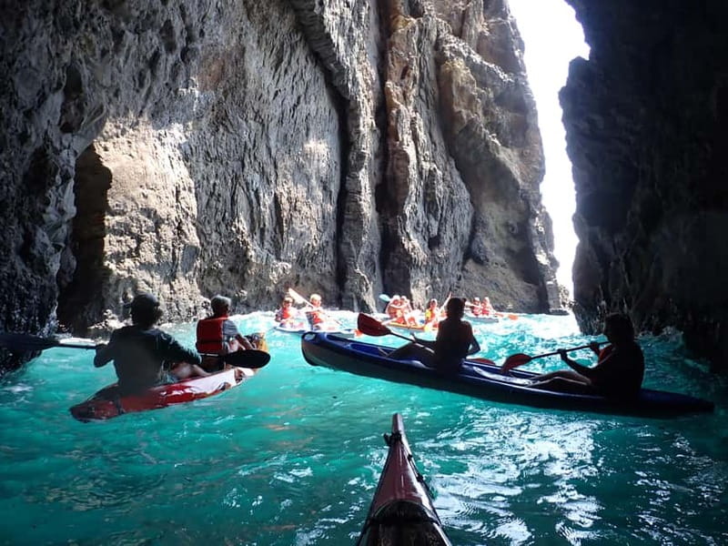 Calheta Kayak Adventure - Calheta Beach to Zimbralinho or Cal Islet: picking the best route