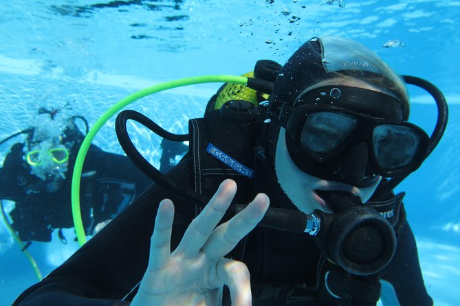 Discover Scuba Diving or Try dive - The PADI-certified intro: theory first, then coached practice