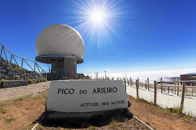 Discover The East - Madeira Island - Pico do Arieiro viewpoint time: impressive, but weather sets the rules