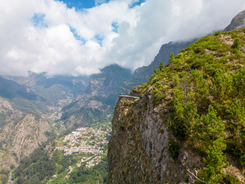 Do Funchal - Nun's Valley Tuk Tuk Tour (2h30) - Getting Out of Funchal and Up Toward the Interior