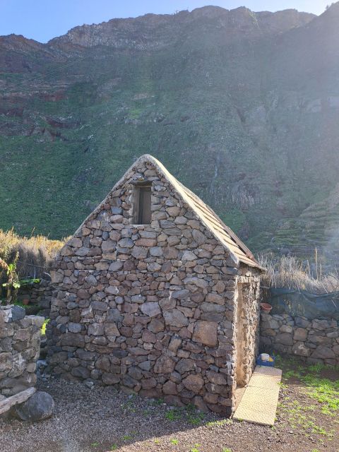 EAST MADEIRA:,Peaks, Forest walk,Thatched Roofs, Rum factory - Price and value: what $35 buys you in Madeira time