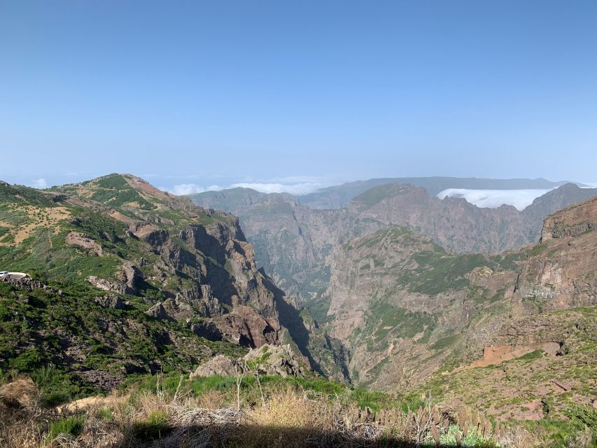 East Tour: Classic jeep tour to East Madeira - Santana - Pico do Arieiro at 1,818 m: Where the Valleys Look Almost Too Big