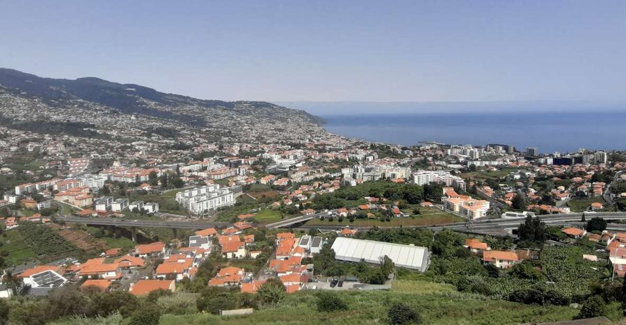 Eira do Serrado / Curral das Freiras (Nun's Valley) - Pico dos Barcelos at 355 m: the fast way to orient yourself in Funchal