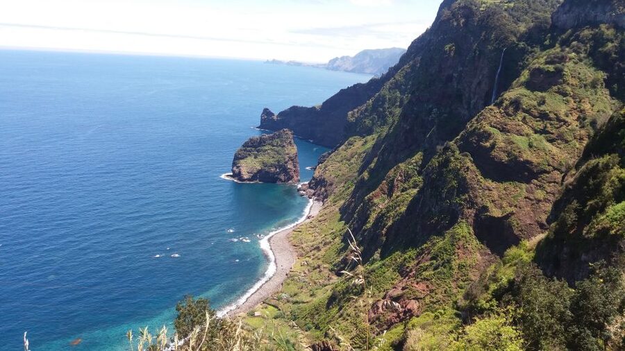 From Funchal: East Tour Madeira 4x4 Jipe Tour Santana Houses - Pico do Arieiro to Ribeiro Frio: a quick taste of the north