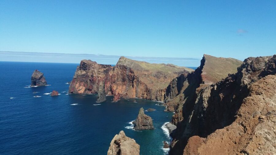 From Funchal: East Tour Madeira 4x4 Jipe Tour Santana Houses - Ponta de São Lourenço: dramatic coast, Deserted Islands, and Porto Santo
