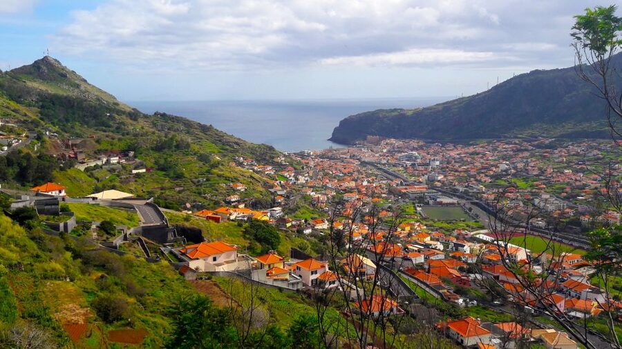 From Funchal: Machico to Porto da Cruz Larano Cliff Hike - Pickup and drop-off in Funchal, plus where you meet in the city