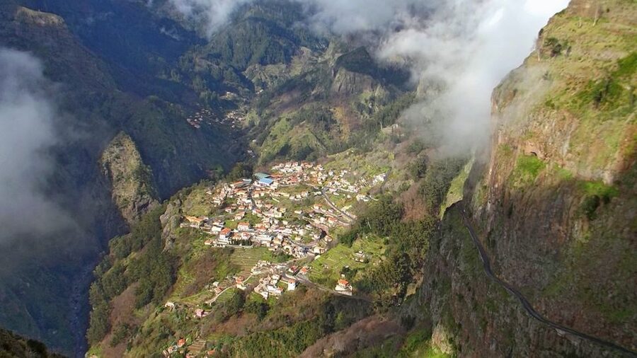 From Funchal: Nuns Valley, Monte and Sleigh Ride Tour - Pico dos Barcelos: a second viewpoint to lock in the island picture