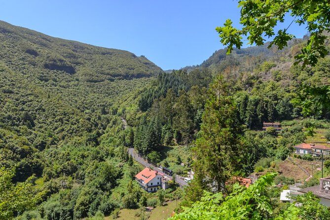 Full-Day Santana Madeira Island Tour - Pico do Arieiro: start at the top, then enjoy the view while it is calm