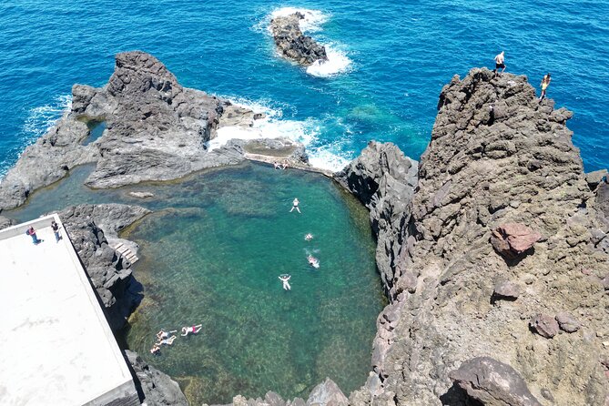 Full Day Tour in 4x4 Jeep to Porto Moniz and Fanal - Fanal Forest and Vereda do Fanal, misty laurel trails and quick photo time