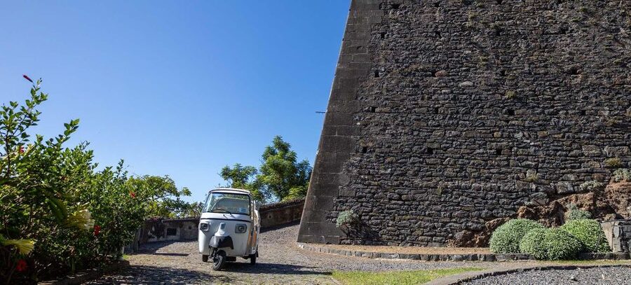 Funchal : 1 hour City Tour by Tuk-Tuk - Pass-by stops that help you “read” Funchal