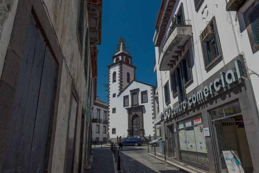 Funchal: City Highlights Tuk-Tuk Tour - Quinta Vigia: The Bright Pink Mansion Stop You Will Remember