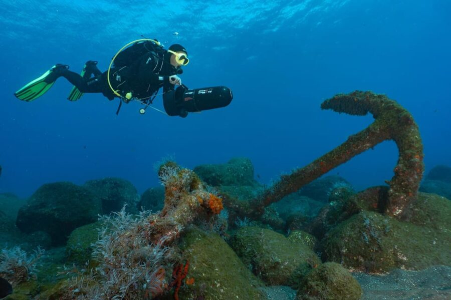 Funchal: DPV- Scooter Dive Adventure - The core experience: house reef time with a DPV scooter