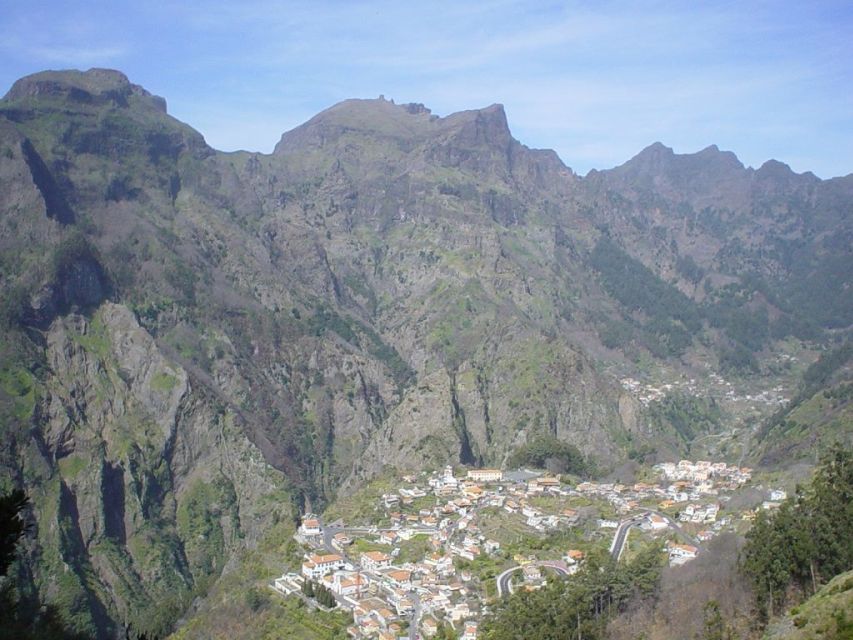 Funchal: Eira do Serrado Nun´s Valley viewpoint tuk tuk Tour - Two Quick Viewpoint Stops Before the Main Show