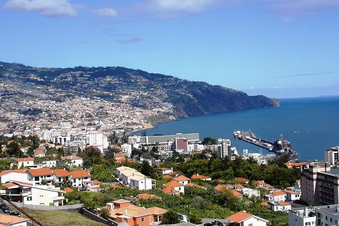 Funchal Hop-On Hop-Off Tour 3 in 1 - Câmara de Lobos promenade: a coast village worth lingering in