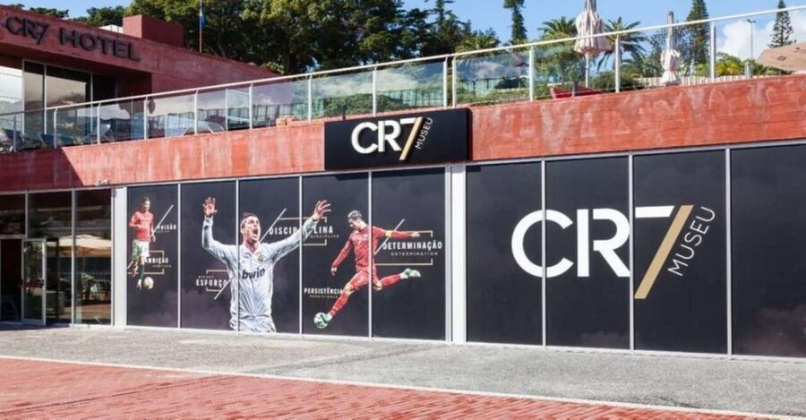 Funchal: Old Town Tuk Tuk Tour with Drop-Off at CR7 Museum - Funchal Market and the Cathedral roof you will notice