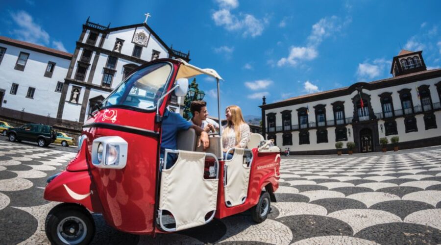 Funchal: Old Town Tuk Tuk Tour with Drop-Off at CR7 Museum - Comfort and logistics that affect your enjoyment