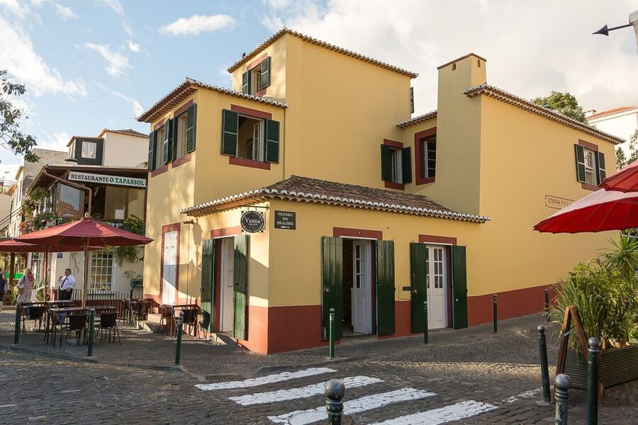 Funchal: Old Town Walking Tour - Farmers’ Market in Funchal: how to shop and what to look for
