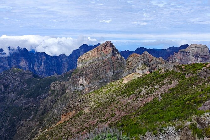 Funchal: Pico do Arieiro to Santana and Ponta de Sao Lorenco - Pico do Arieiro at 1,818 meters: short stop, huge altitude feel