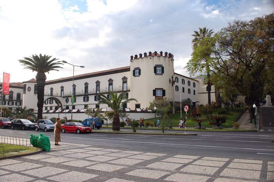 Funchal: Private Guided Walking Tour - Funchal Cathedral: Roof Views and Gold Carving Up Close