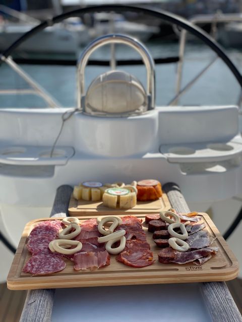 Funchal: Private Sailing Sunrise, Sunset & Moonlight Cruises - Practical tips so you enjoy the full 2.5 hours