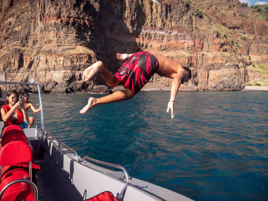 Funchal: Speedboat SEE THE ISLAND AND LIFE AT SEA - Guide style, commentary quality, and what to expect