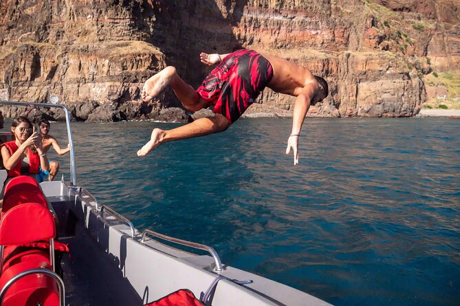 Funchal: Speedboat tour- SEE THE ISLAND AND LIFE AT SEA - 2.5 Hours On The Water: The pace that makes this tour worth it
