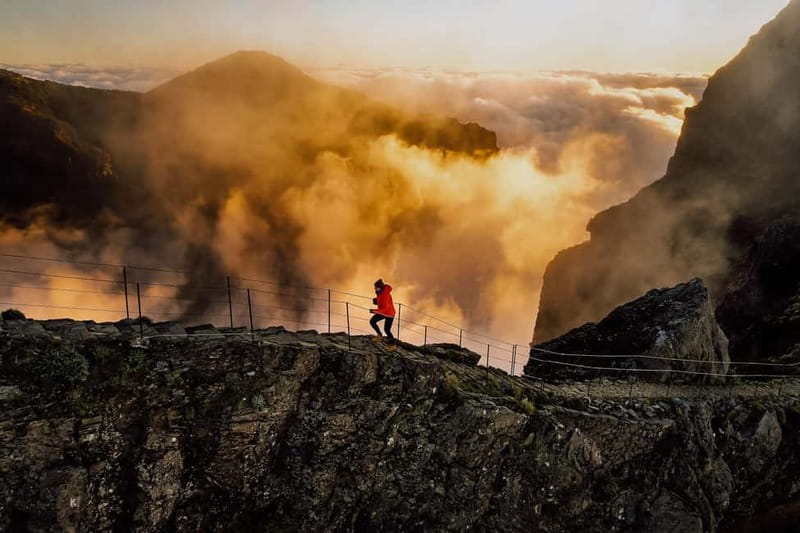 Funchal: Sunrise Pico do Arieiro & Ruivo/Larano HikeTransfer - Pedra Rija and the Stairway to Heaven area: the PR1 workaround