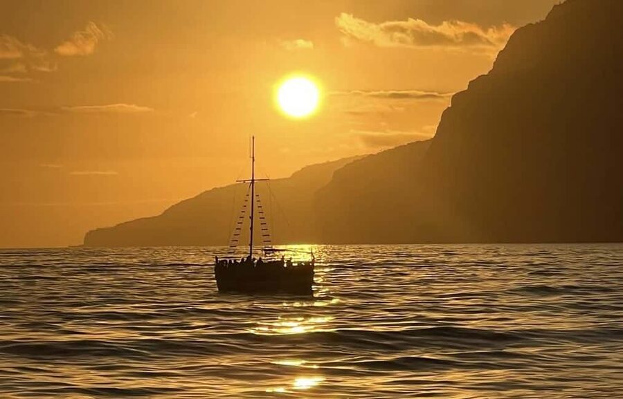 Funchal: Sunset Tour on Traditional Madeiran Boat w/ Drinks - Cabo Girão and the protected area: why this stop is the heart of the tour