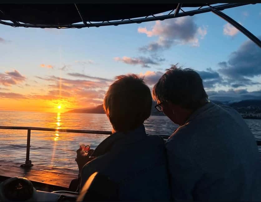Funchal: Sunset Tour on Traditional Madeiran Boat w/ Drinks - The sunset part: how the timing actually delivers