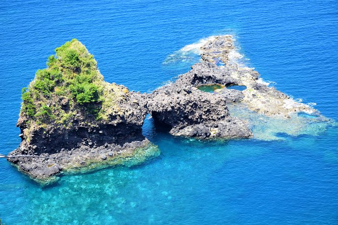 Go West - The most popular tour - Stop 7: São Vicente, limestone valley, and cave formations from lava channels