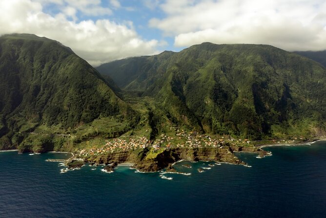 Grand Madeira Island Tour - Porto Moniz and Santana - Paul da Serra at 1,400 meters, when the island turns green and wide