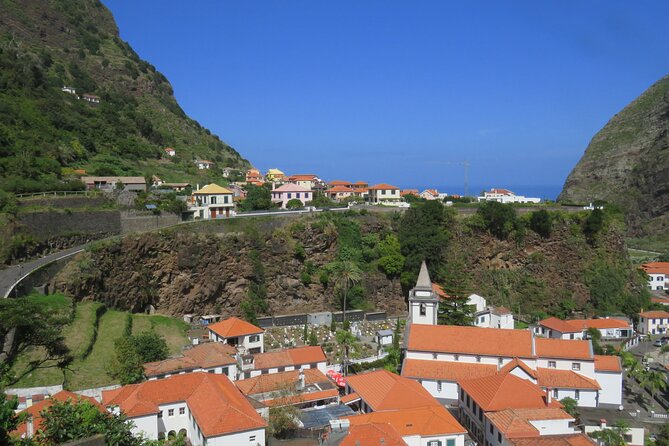 Half day jeep Wine tour and tasting, & sea cliff adventure - Funchal, meet the jeep: why this format works
