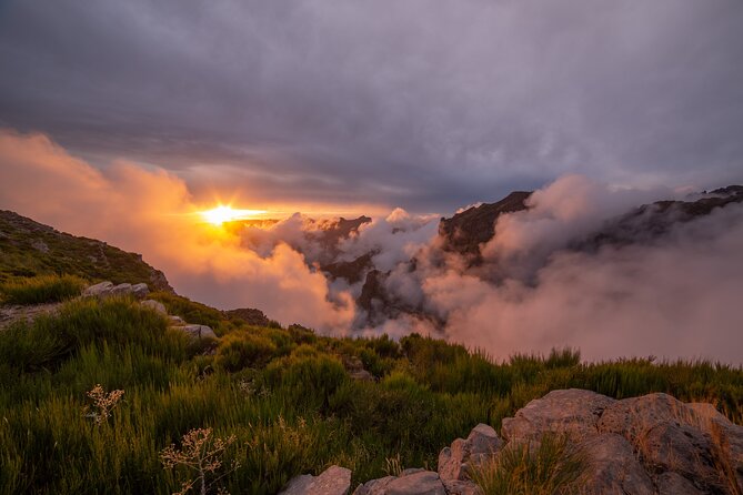 Heavens Tour: Sunset & Stargazing in Madeira - Timing tips so you do not miss the best light