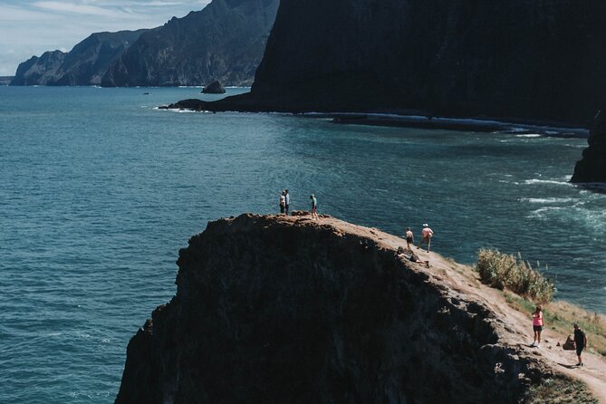 Jeep Tour to East ( Pico Arieiro, Santana, Faial, Caniçal) - Start Point, Pickup, and the 9:00 am Day Format