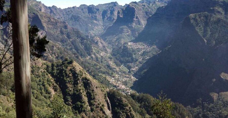 Madeira 2 Full-Day & 1 Half-Day 4x4 jipe Special Tour Combo - Day 1 East Madeira: Pico do Areeiro, levada to Balcões, and Cova da Roda
