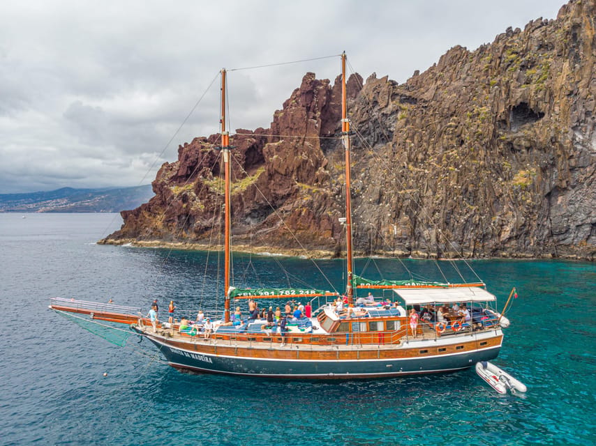 Madeira : 5 hour East Coast boat excursion - What to bring for comfort on windy east-coast days