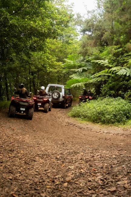 Madeira: Aventura Off-Road de ATV ou Quad - Adrenalina - What you actually get: quads, helmets, fuel, and guide attention