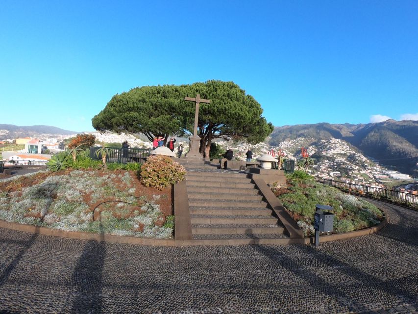 Madeira: Cabo Girao, Jeep Tour Adventure and Wine Tasting - São Vicente area driving: scenery and a real sense of distance