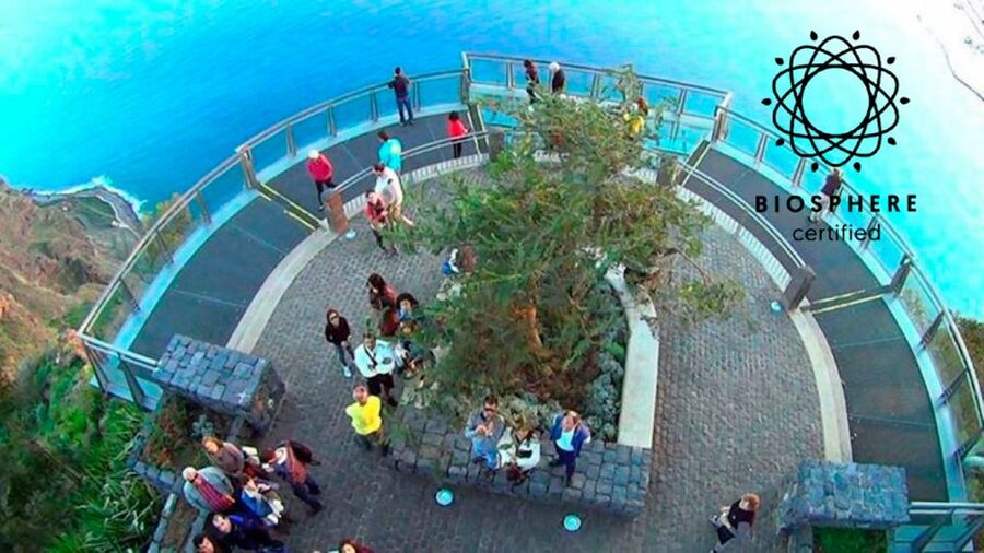 Madeira: Cabo Girao, Jeep Tour Adventure and Wine Tasting - Getting from Funchal to the hills in an open roof 4x4