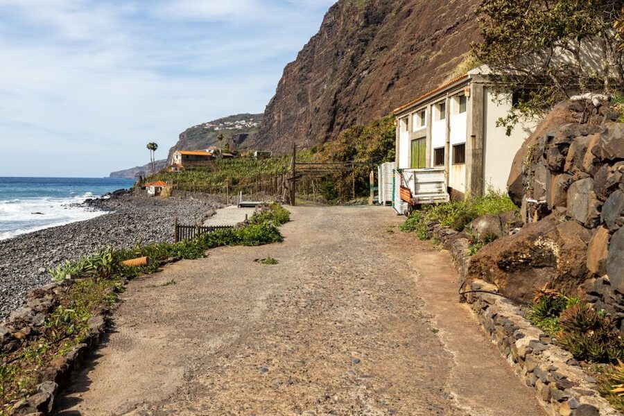 Madeira: Faja dos Padres Private Sightseeing Tour - Pebble beach, cottages, and where the meal can fit