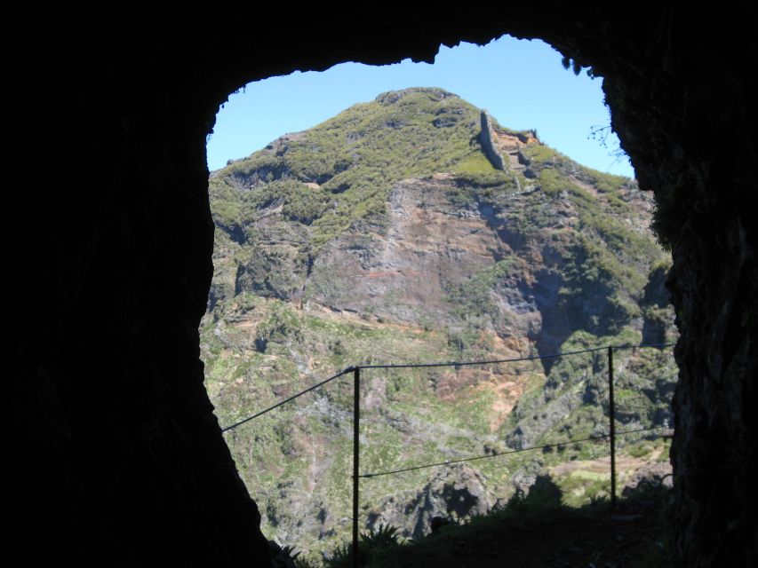 Madeira: Full-Day Pico Ruivo / Achada do Teixeira Walk - Ending at Achada do Teixeira: The Final Stretch and Your Arrival Feel