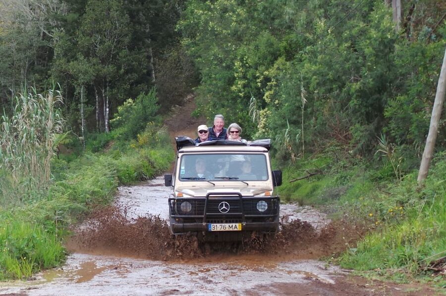 Madeira: Full Day Private Jeep Tour East or West - East Tour Flow: Pico do Areeiro, Santana, and the Dragon Tail