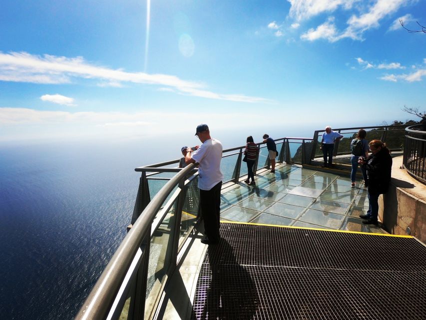Madeira: Full Day Private Jeep Tour East or West - West Tour Flow: Cabo Girão Skywalk, Porto Moniz Pools, and Fanal