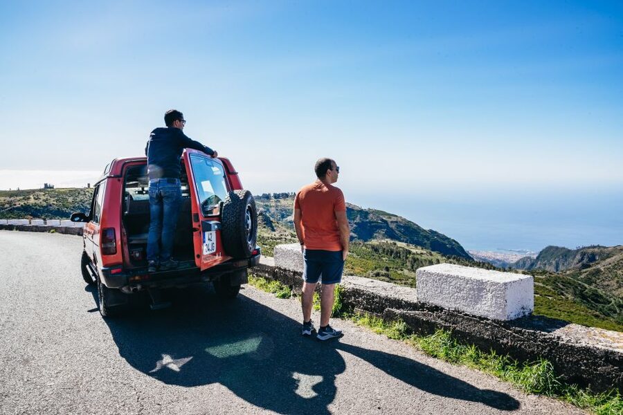 Madeira: Half-Day Pico Arieiro Jeep Tour - Getting Picked Up and Staying Comfortable in a Jeep