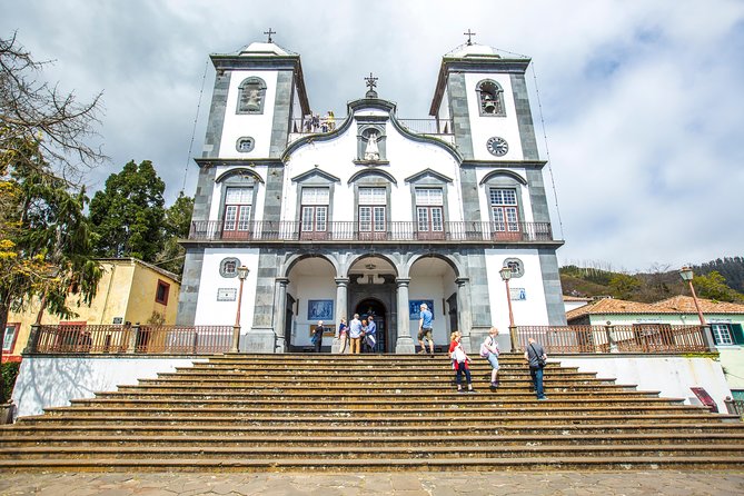 Madeira Half-Day Sightseeing Private Tour with Wine Tasting - Meeting in Funchal and Getting Comfortable Fast